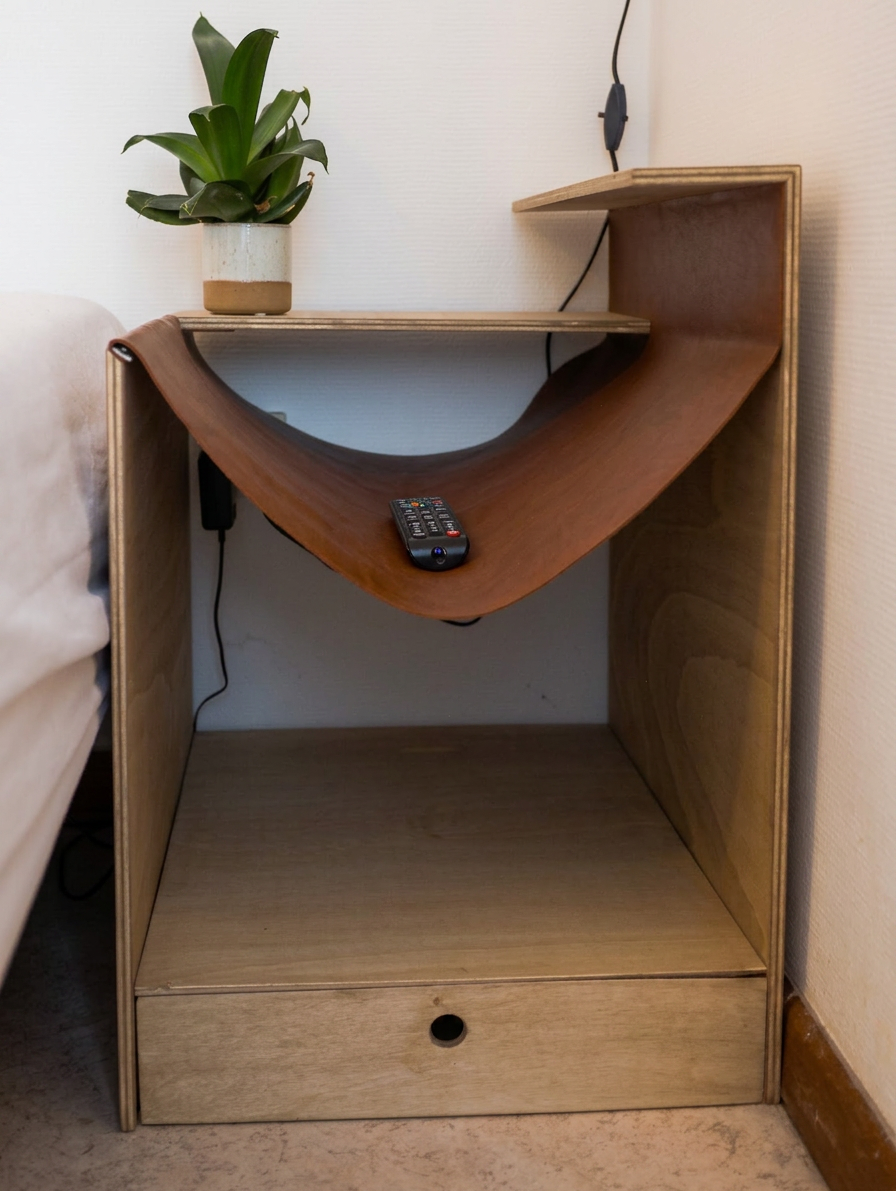 Hide — beeld 2