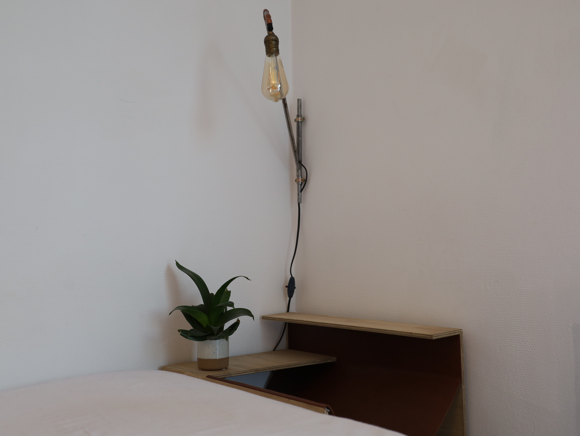 Hide — beeld 3